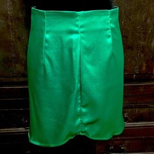 Shein Green Satin high waste skirt with bag - Size Small **refer to measurements